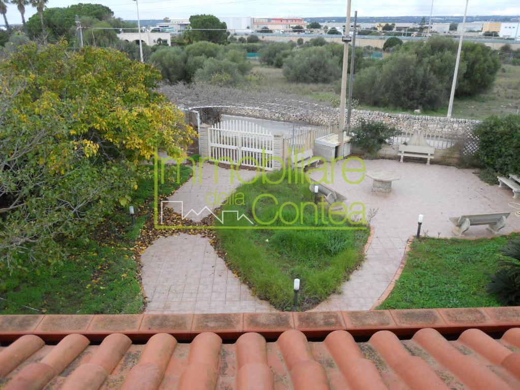 VILLA BIFAMILIARE RIF 584 - Immagine# 1