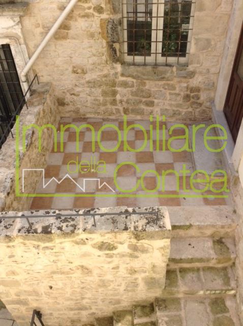 PALAZZETTO FINEMENTE RISTRUTTURATO RIF. 607 - Immagine# 1