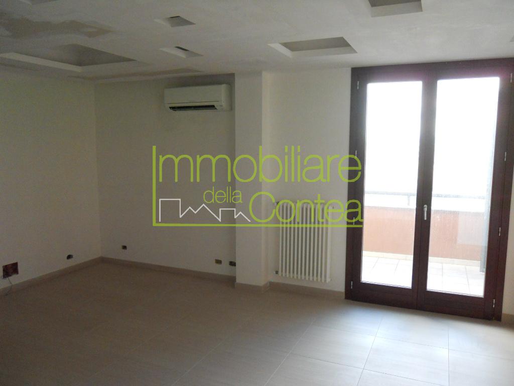 GRANDE E LUMINOSO APPARTAMENTO RIF. 618 - Immagine# 1