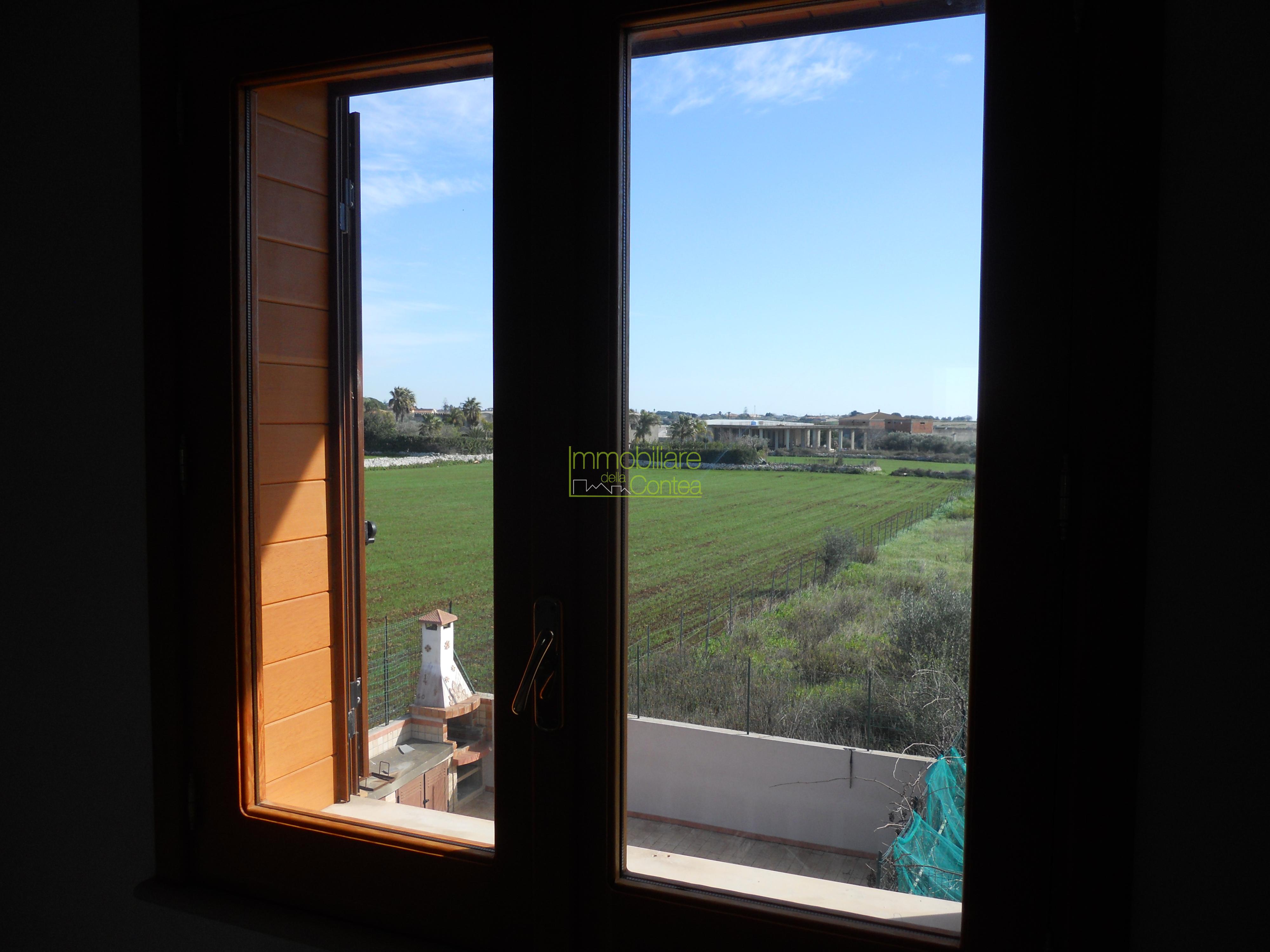 ELEGANTE VILLA AL POLO COMMERCIALE RIF 635 - Immagine# 1