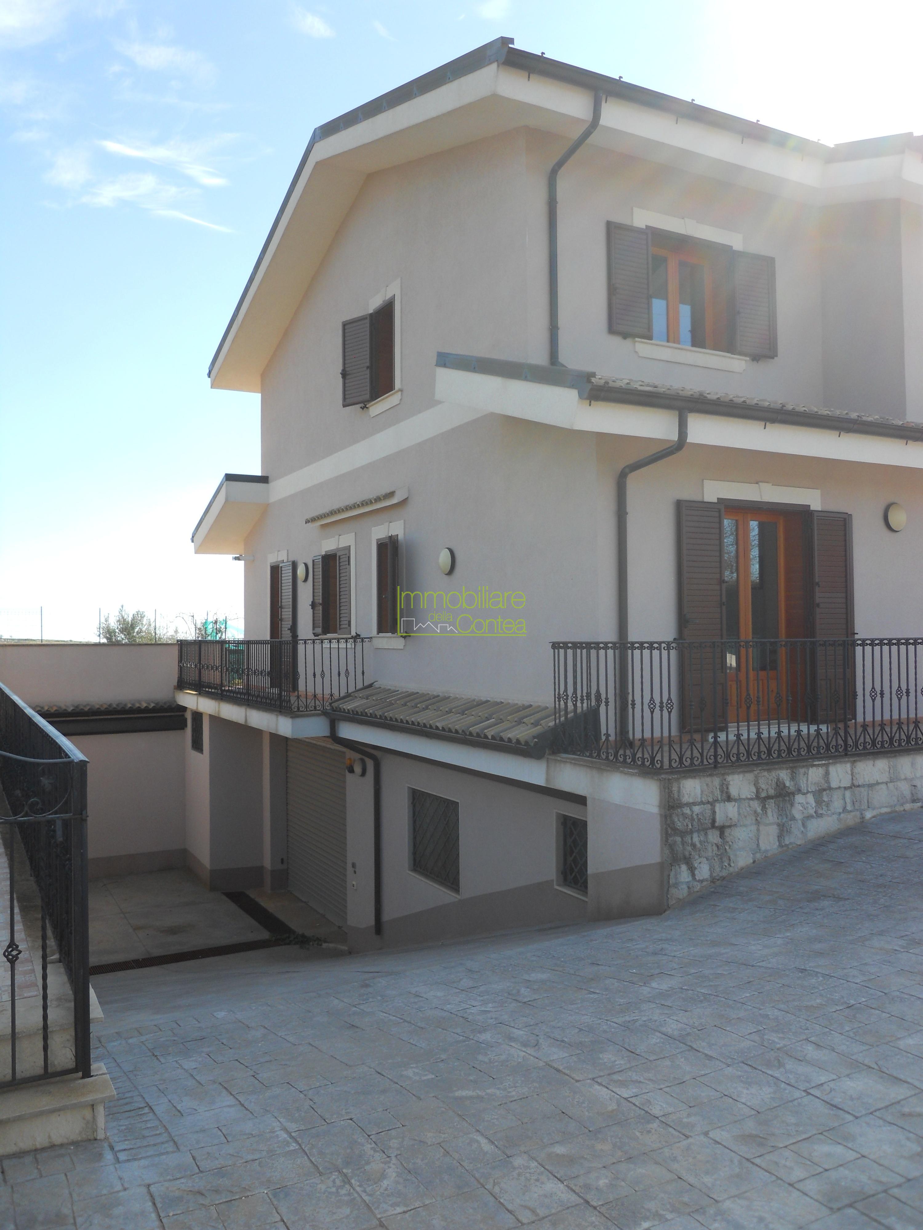 ELEGANTE VILLA AL POLO COMMERCIALE RIF 635 - Immagine# 1