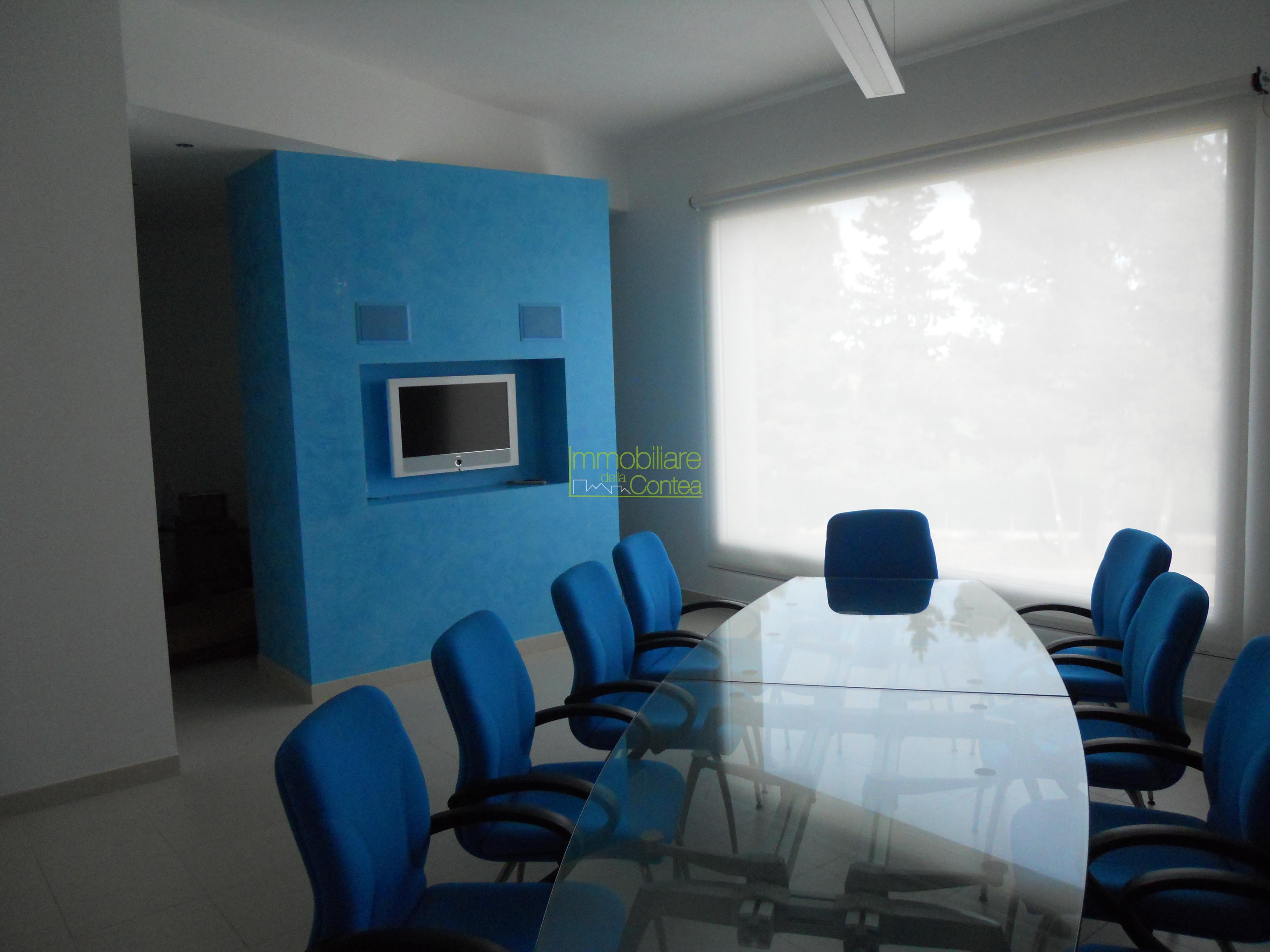 ELEGANTE CAPANNONE CON AMPI UFFICI RIF 647 - Immagine# 1