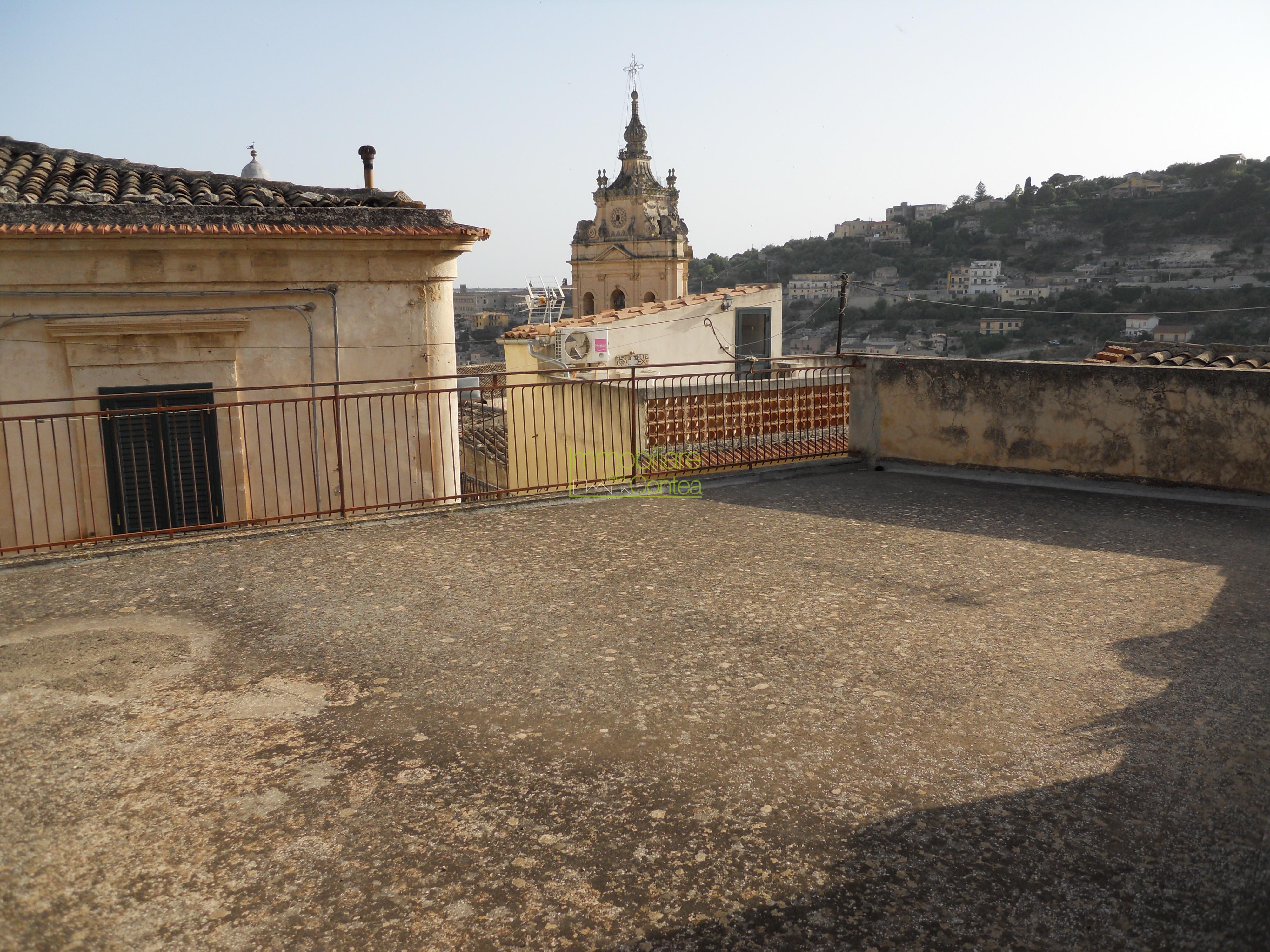 CASA CON TERRAZZO PANORAMICO RIF 650 - Immagine# 1