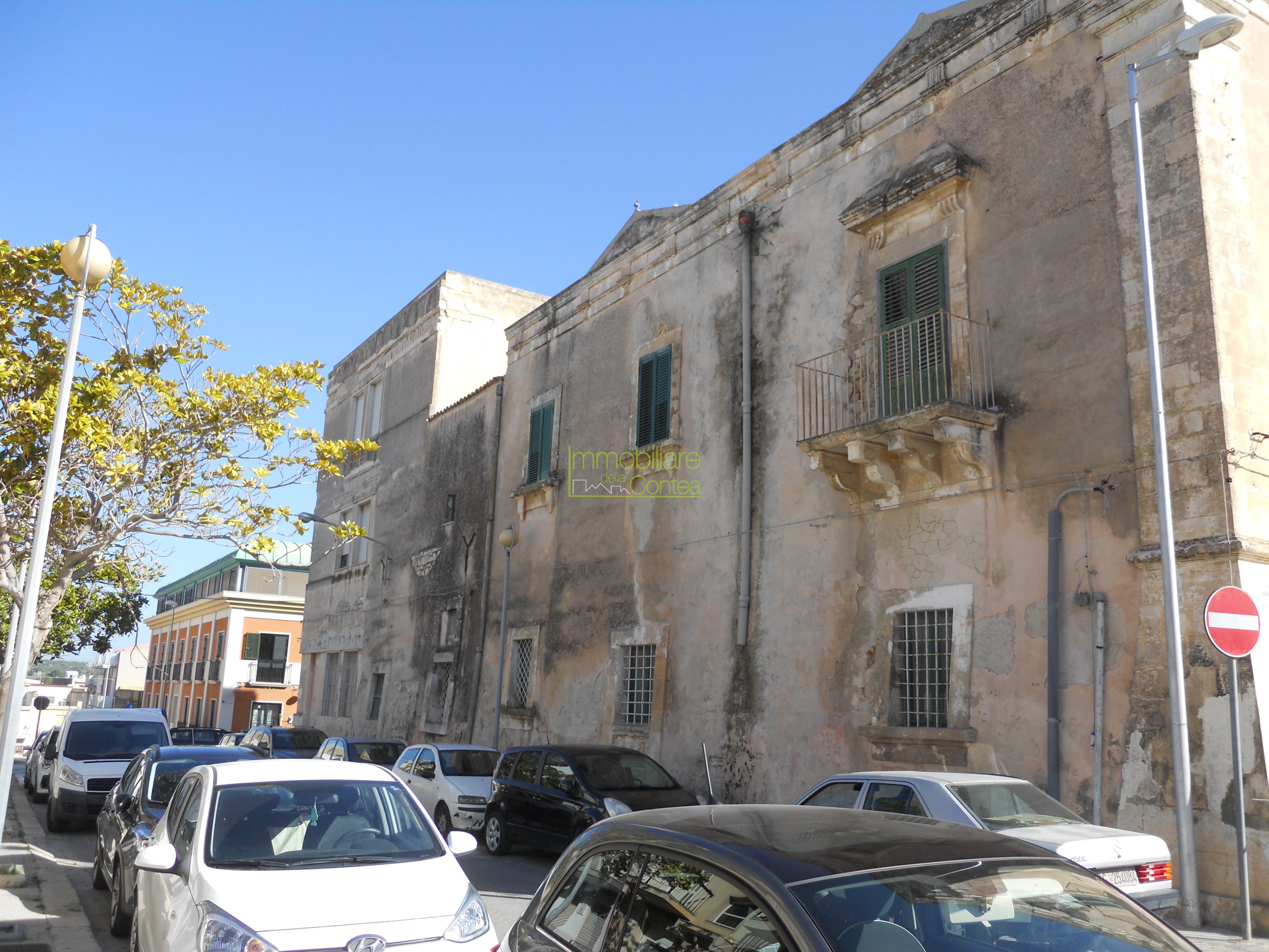 GRANDE PALAZZO STORICO RIF 657 - Immagine# 1