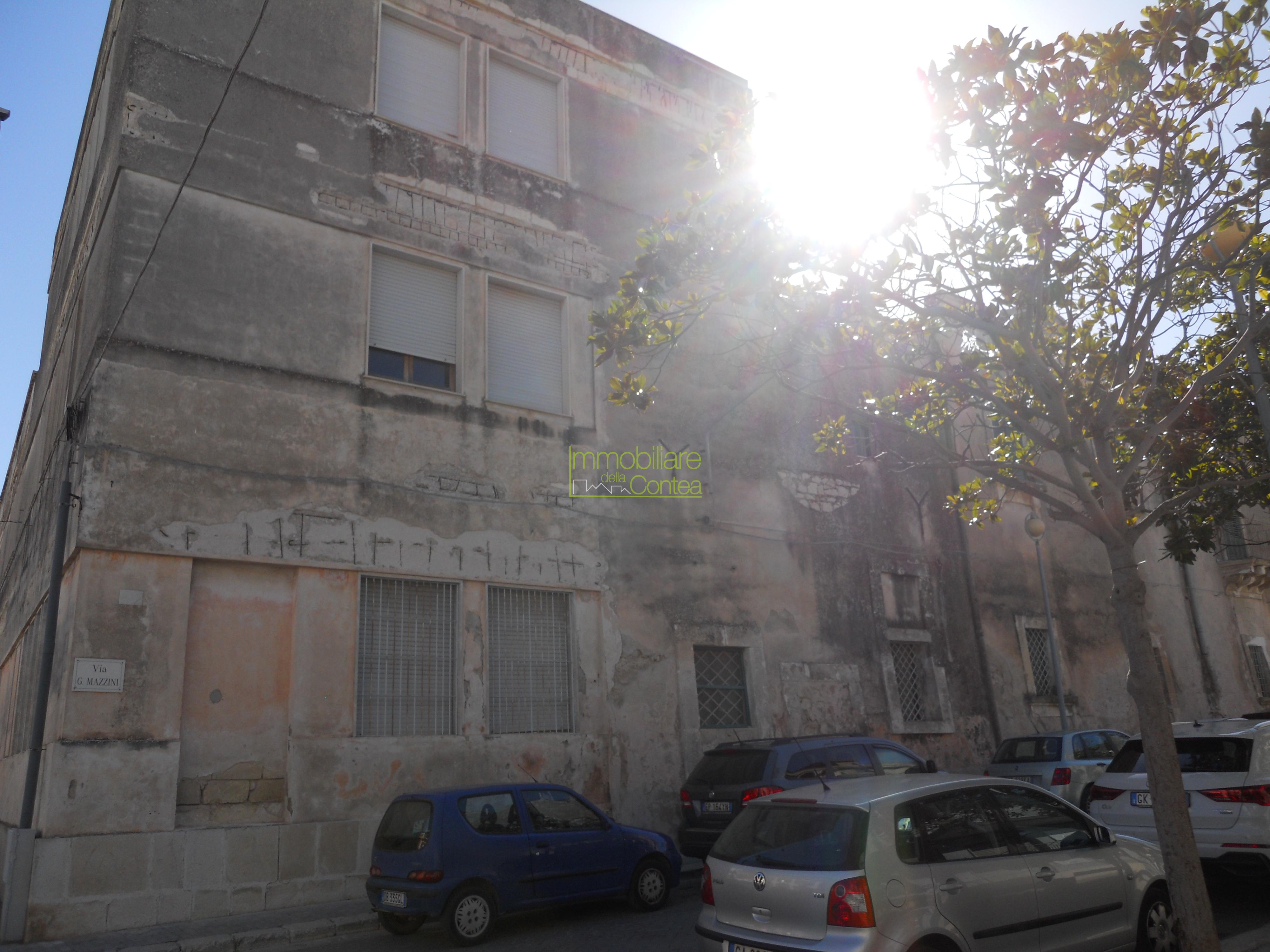 GRANDE PALAZZO STORICO RIF 657 - Immagine# 1