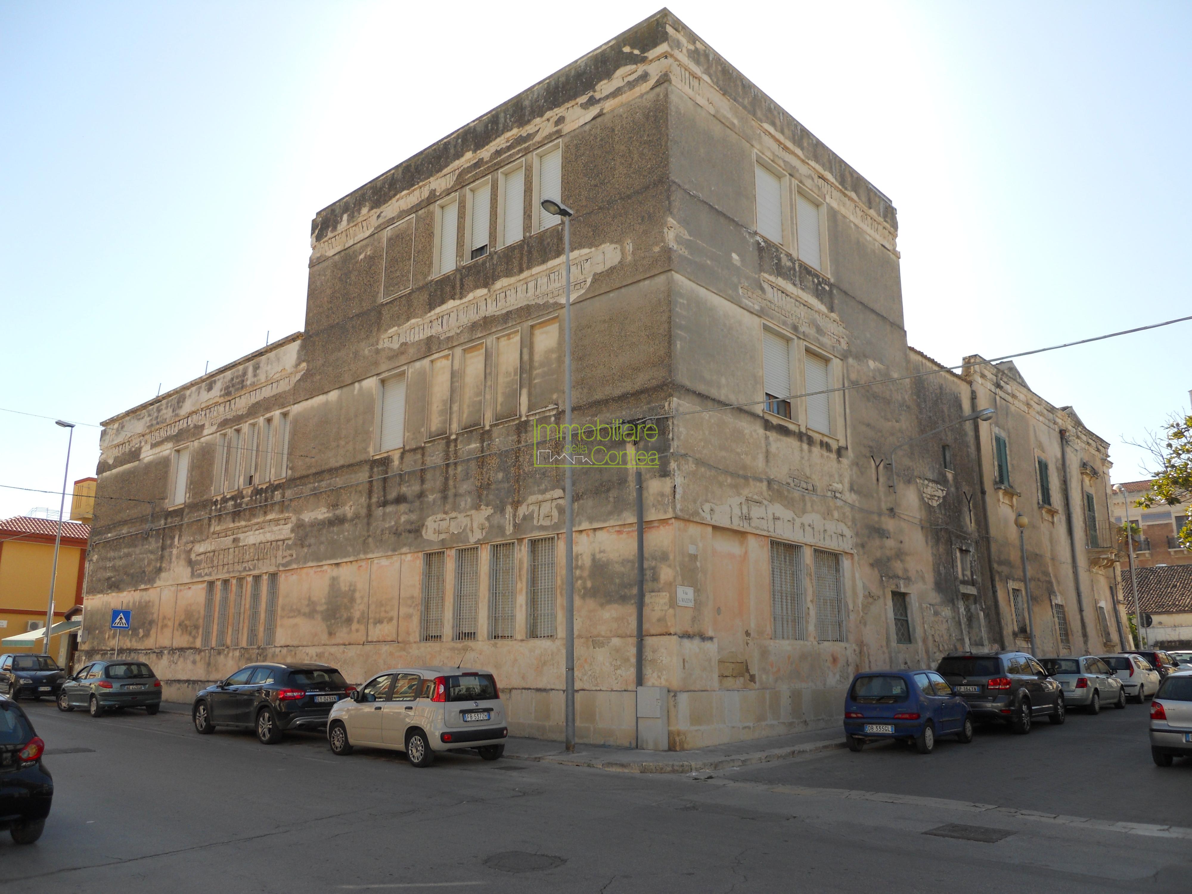 GRANDE PALAZZO STORICO RIF 657 - Immagine# 1