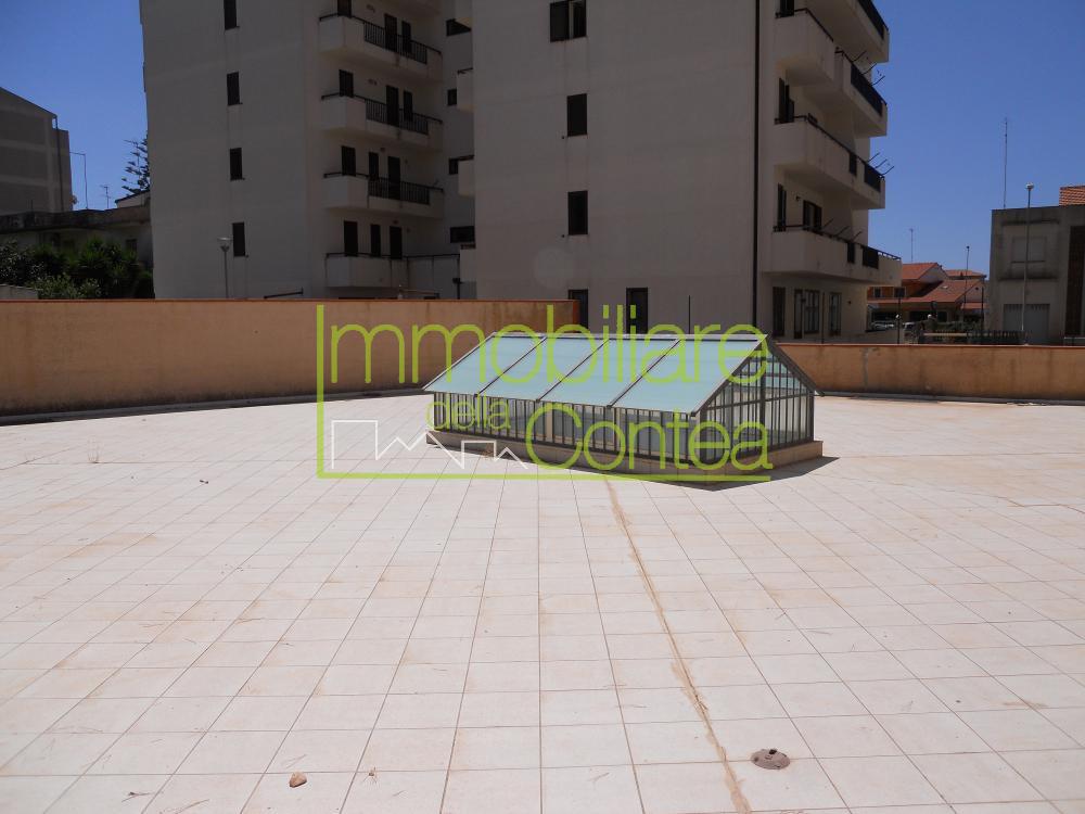 GRANDE LOCALE COMMERCIALE CON PARCHEGGIO PRIVATO - Immagine# 1