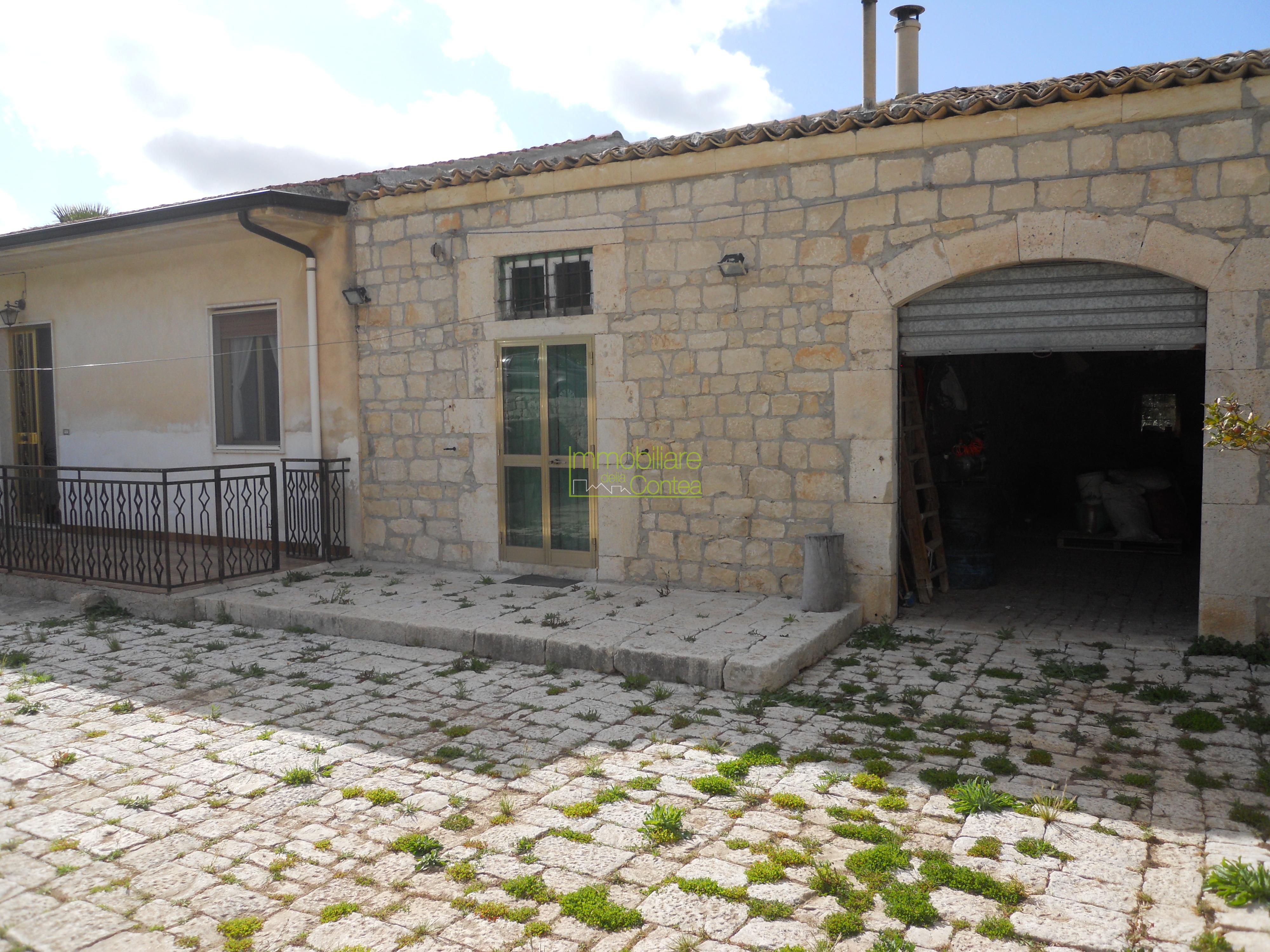 VILLINO DI CAMPAGNA CON ANNESSI RURALI RIF. 674 - Immagine# 1
