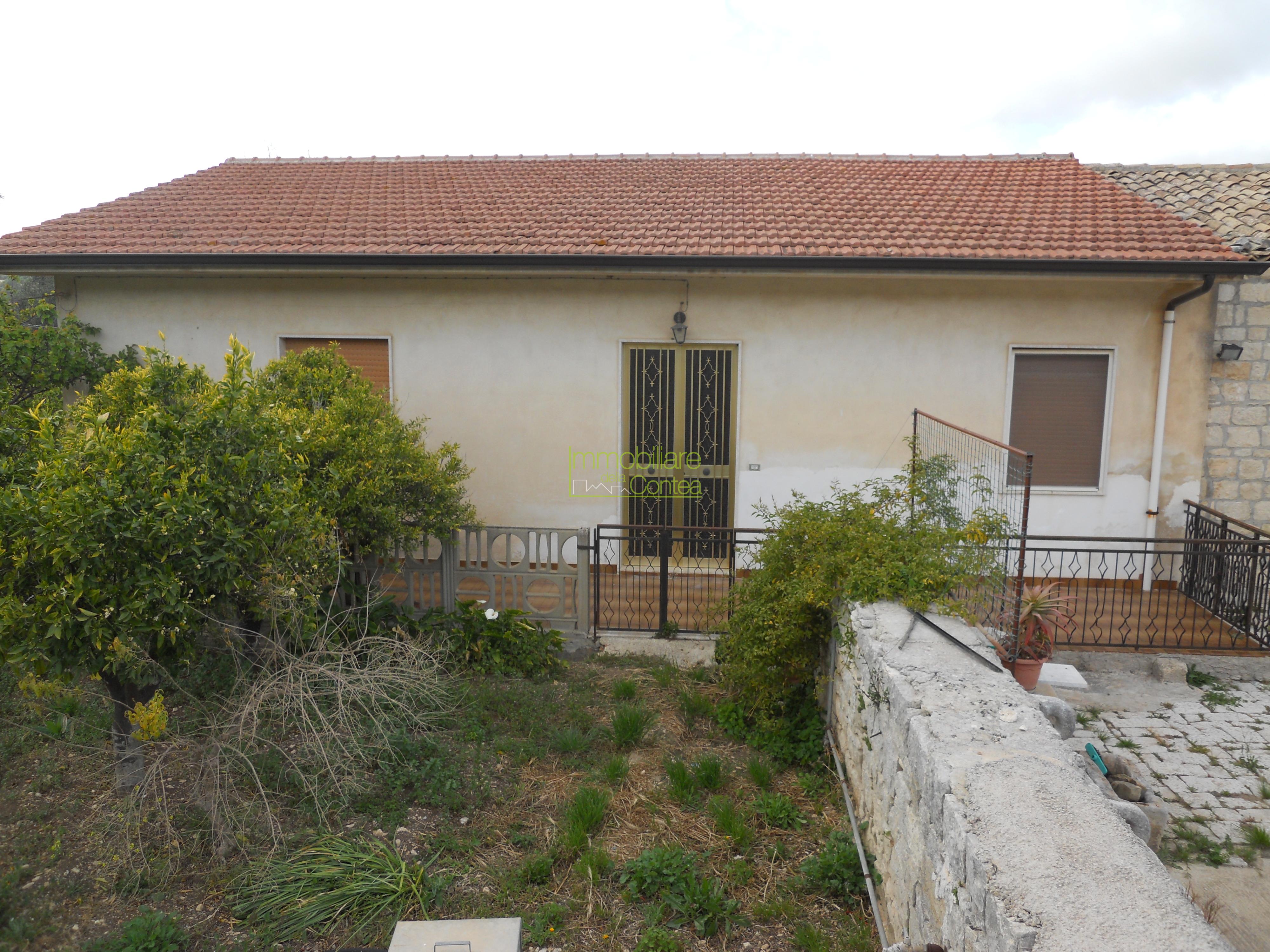 VILLINO DI CAMPAGNA CON ANNESSI RURALI RIF. 674 - Immagine# 1