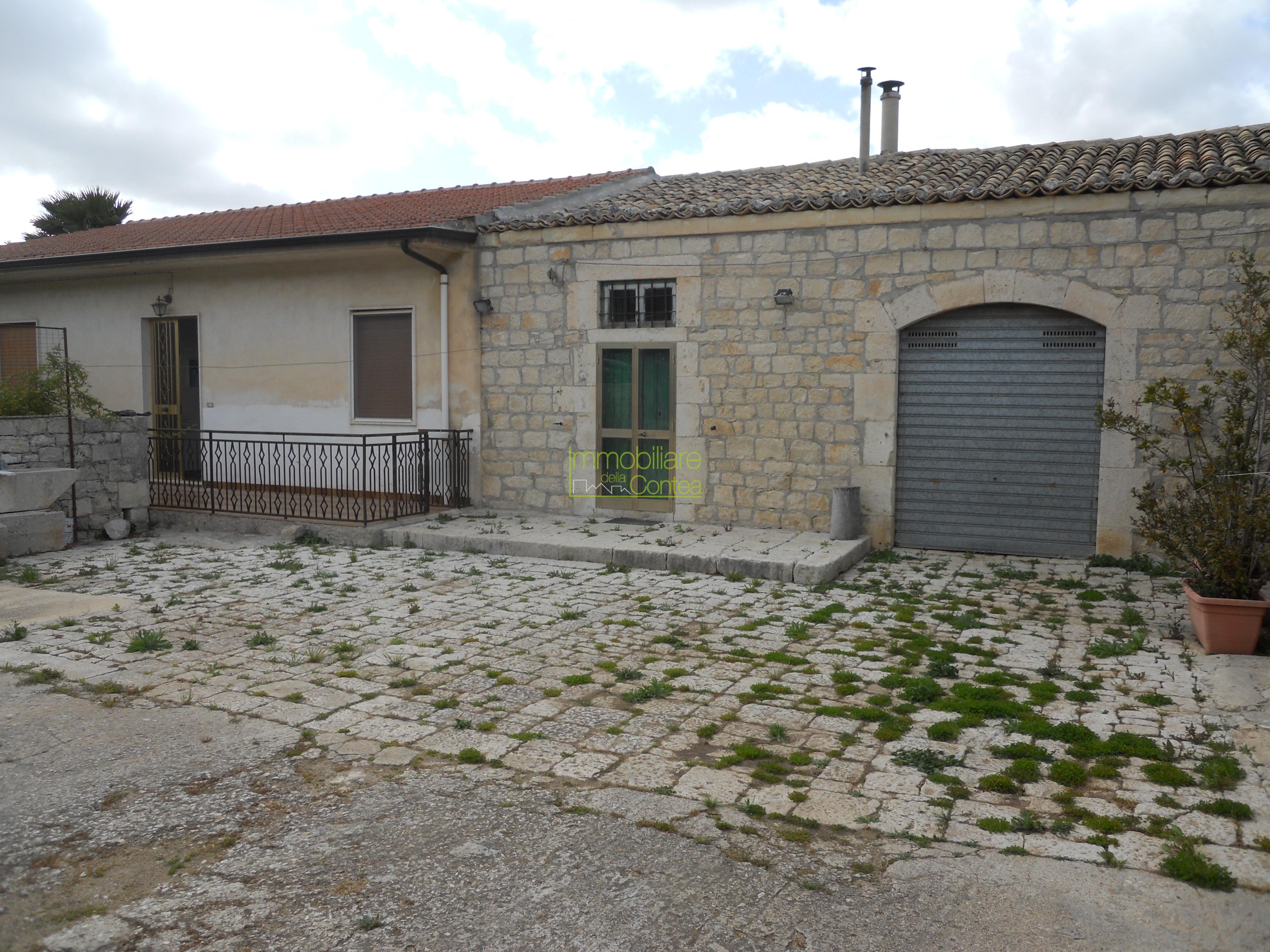 VILLINO DI CAMPAGNA CON ANNESSI RURALI RIF. 674 - Immagine# 1