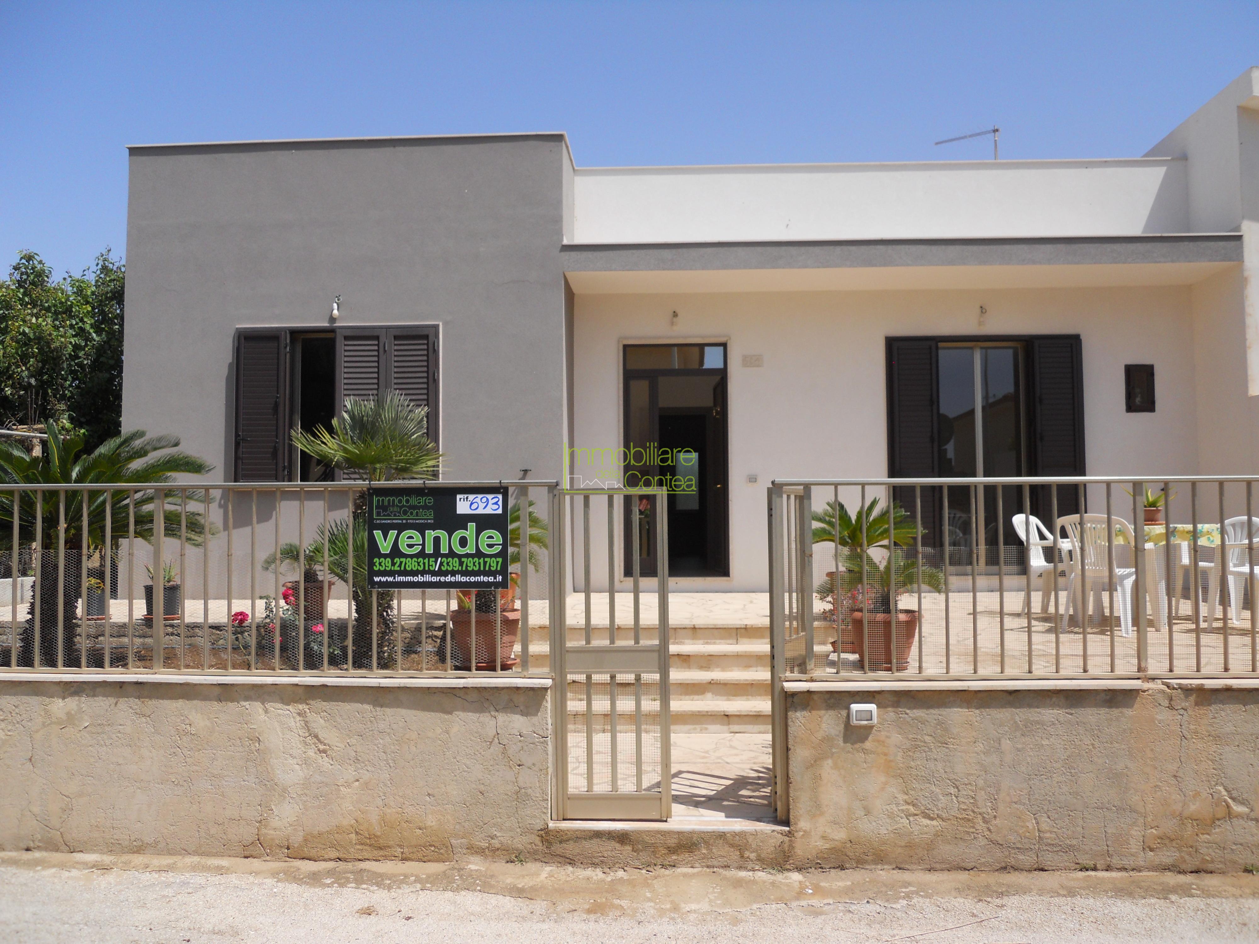 VILLA IMMERSA NEL VERDE A MARINA DI MODICA  RIF.693 - Immagine# 2