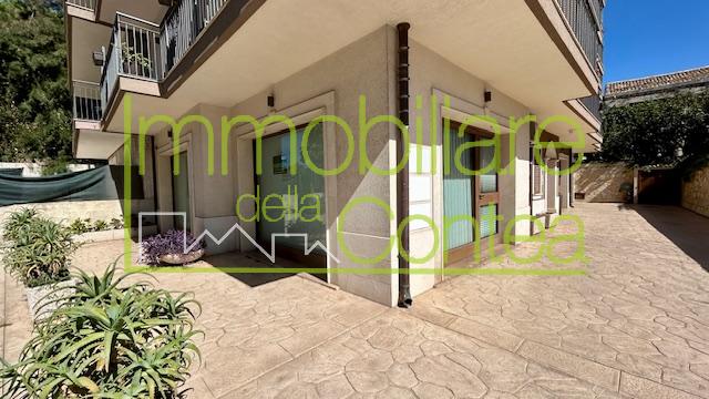 LOCALE COMMERCIALE AD ALTA VISIBILITA' RIF. 711 - Immagine# 1
