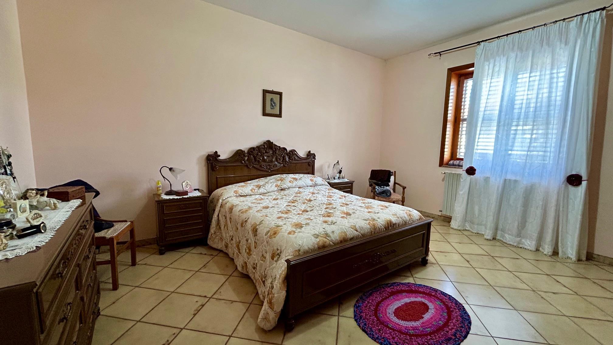 GRANDE VILLA IN ZONA ABITATA - Immagine# 8