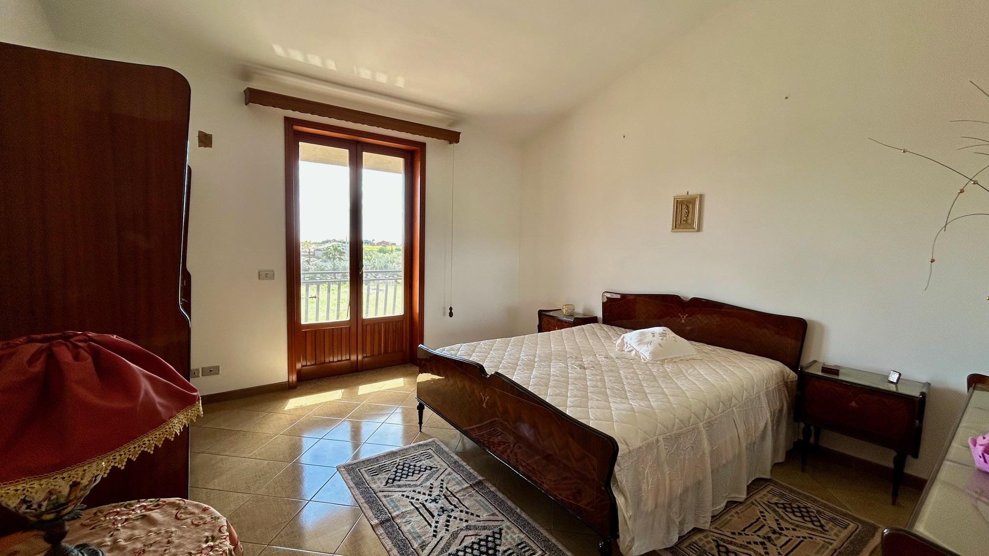 GRANDE VILLA IN ZONA ABITATA - Immagine# 18