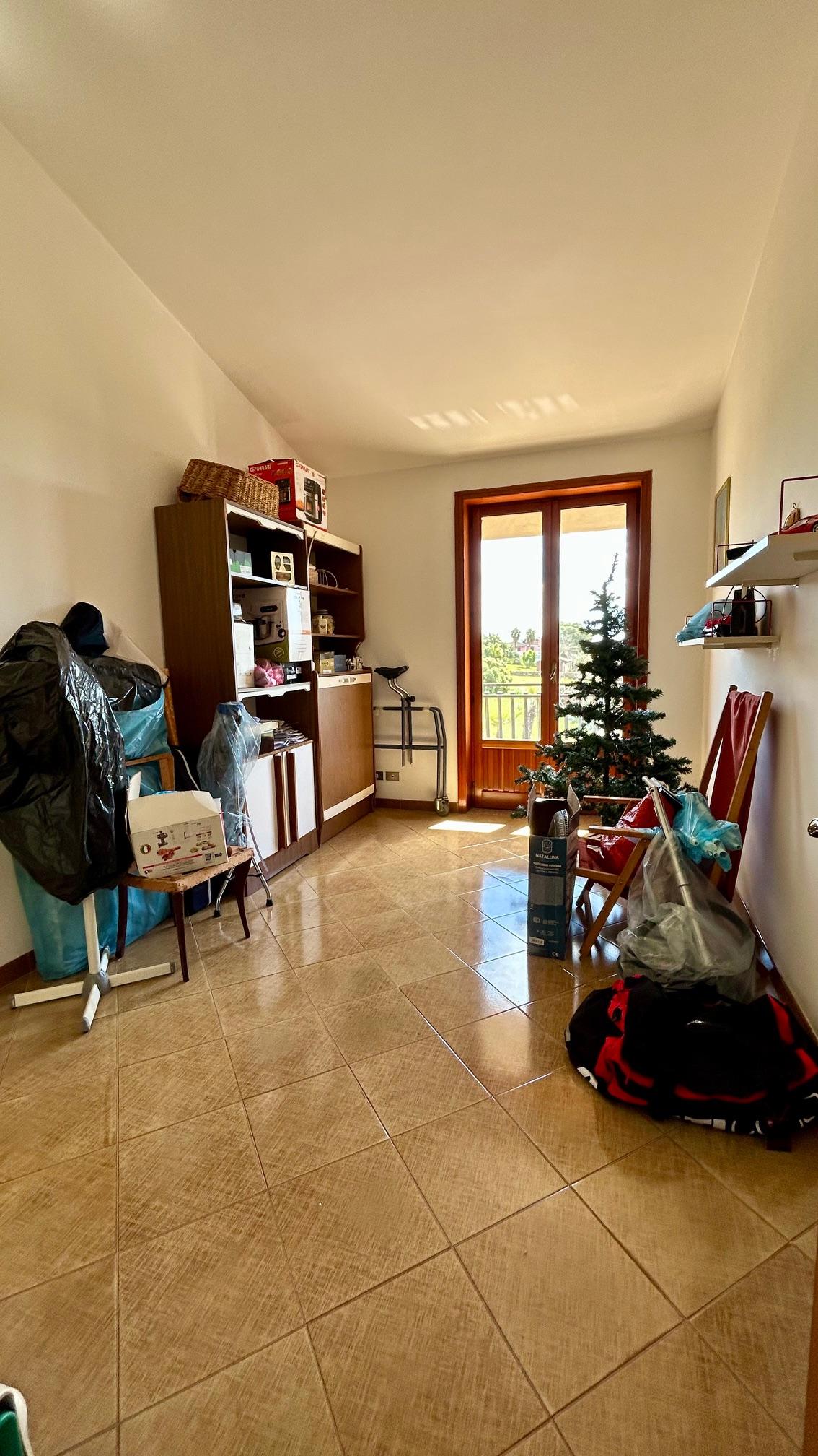 GRANDE VILLA IN ZONA ABITATA - Immagine# 20