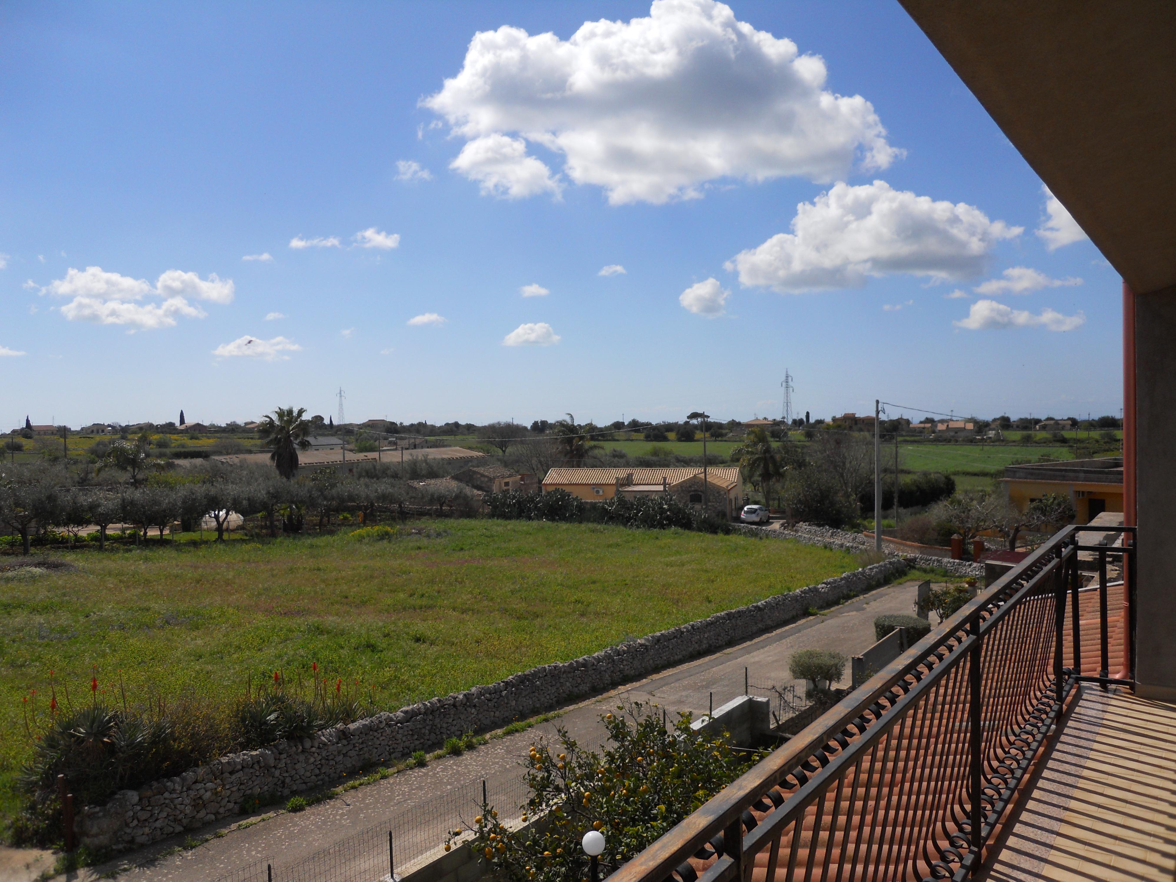 GRANDE VILLA IN ZONA ABITATA - Immagine# 29
