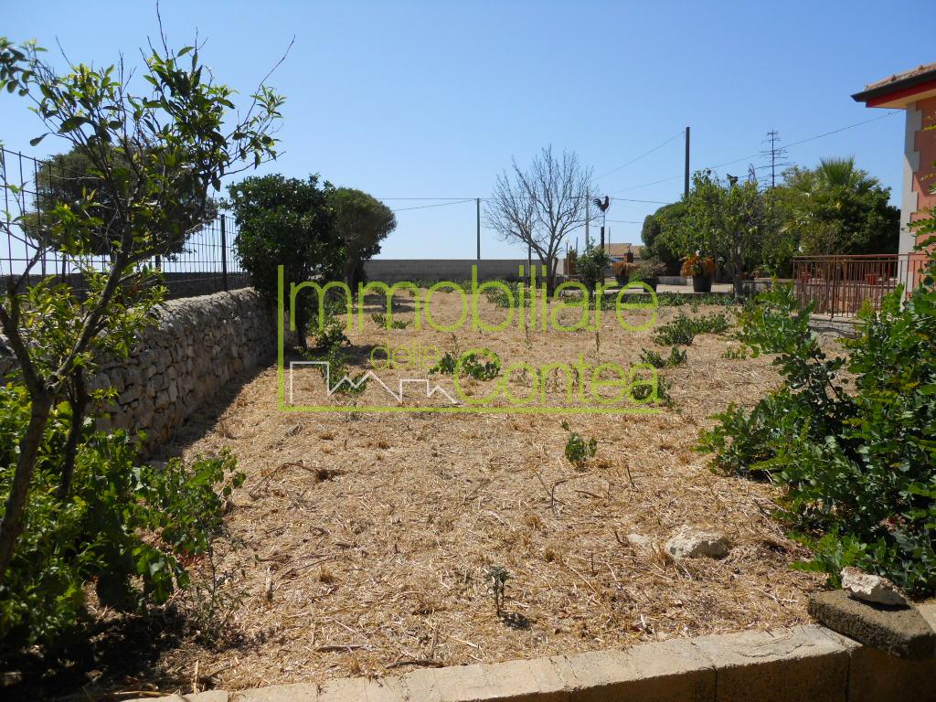 VILLA CON TRE ANNESSI RIF 545 - Immagine# 1