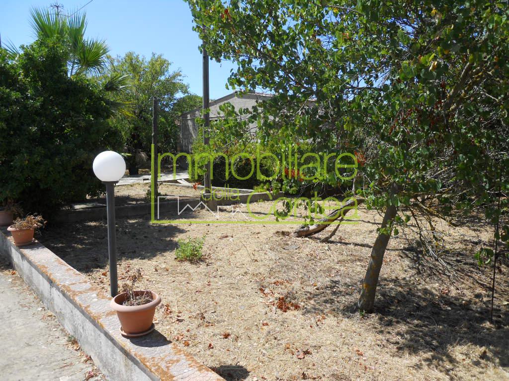 VILLA CON TRE ANNESSI RIF 545 - Immagine# 1